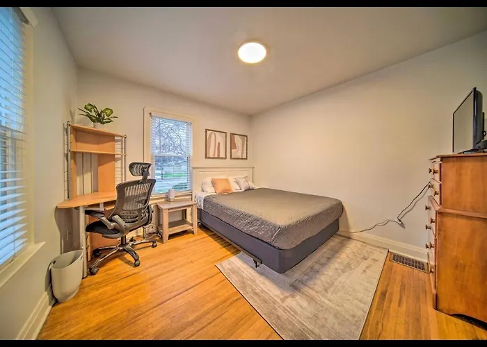 Modern Home • Family Friendly • Grill • Fireplace