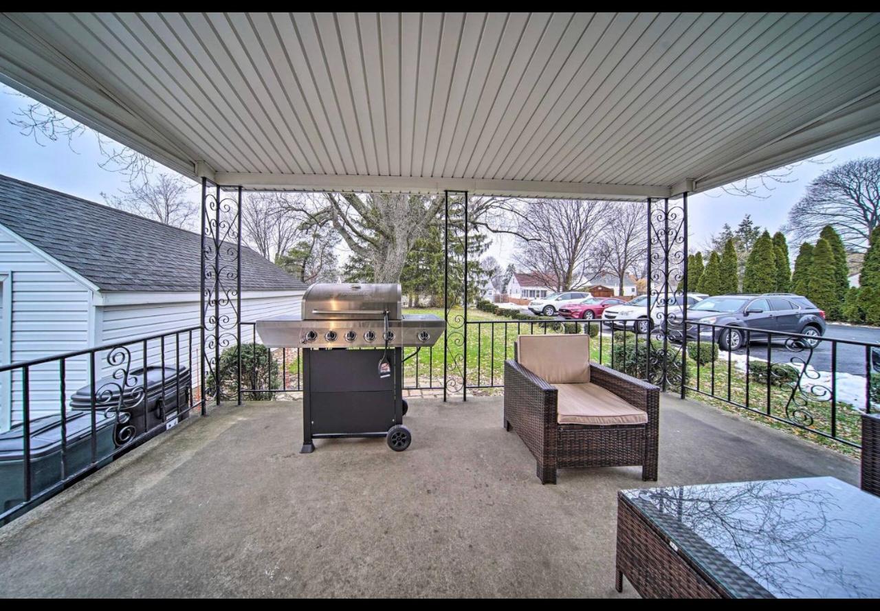 Modern • Family Friendly • Grill • Fireplace * Erie