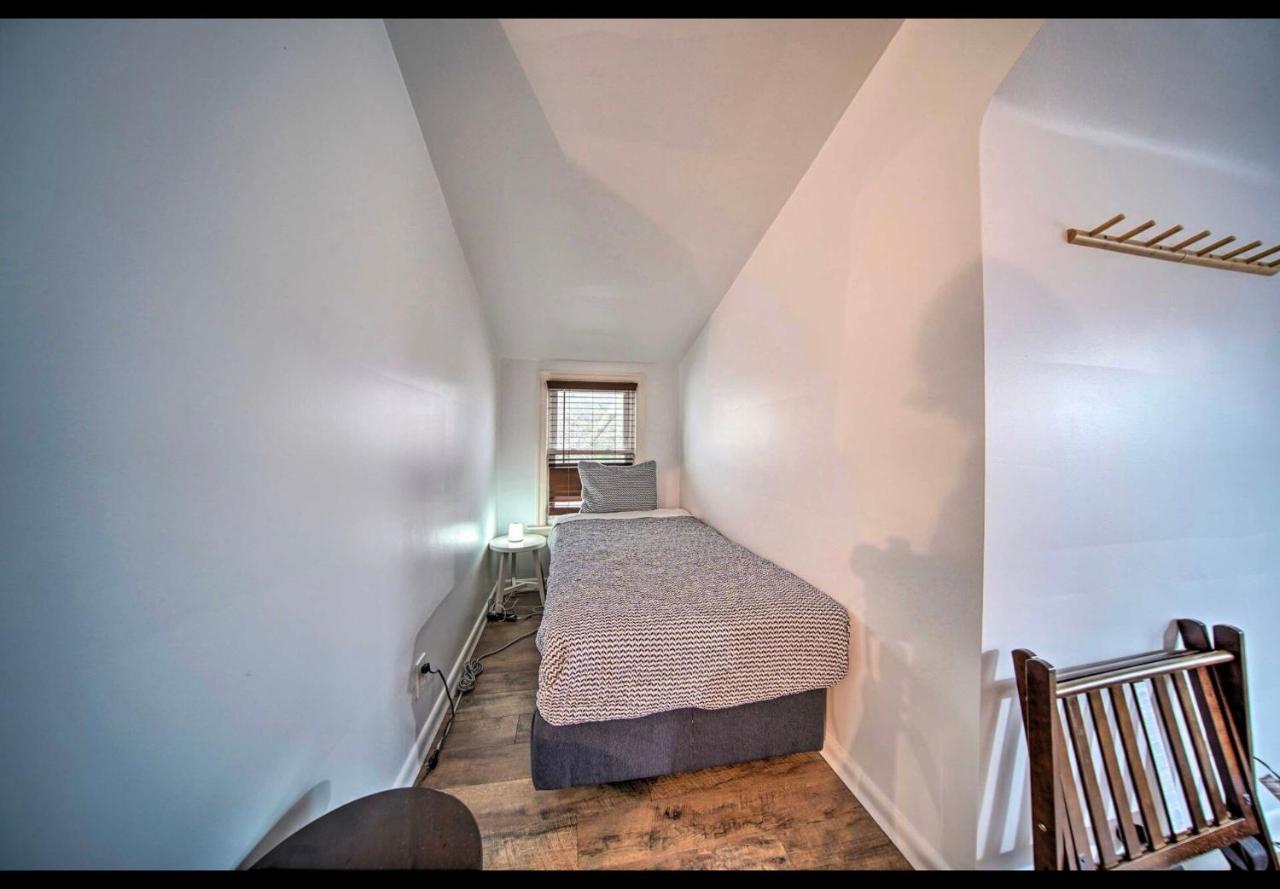 Modern • Family Friendly • Grill • Fireplace * Erie