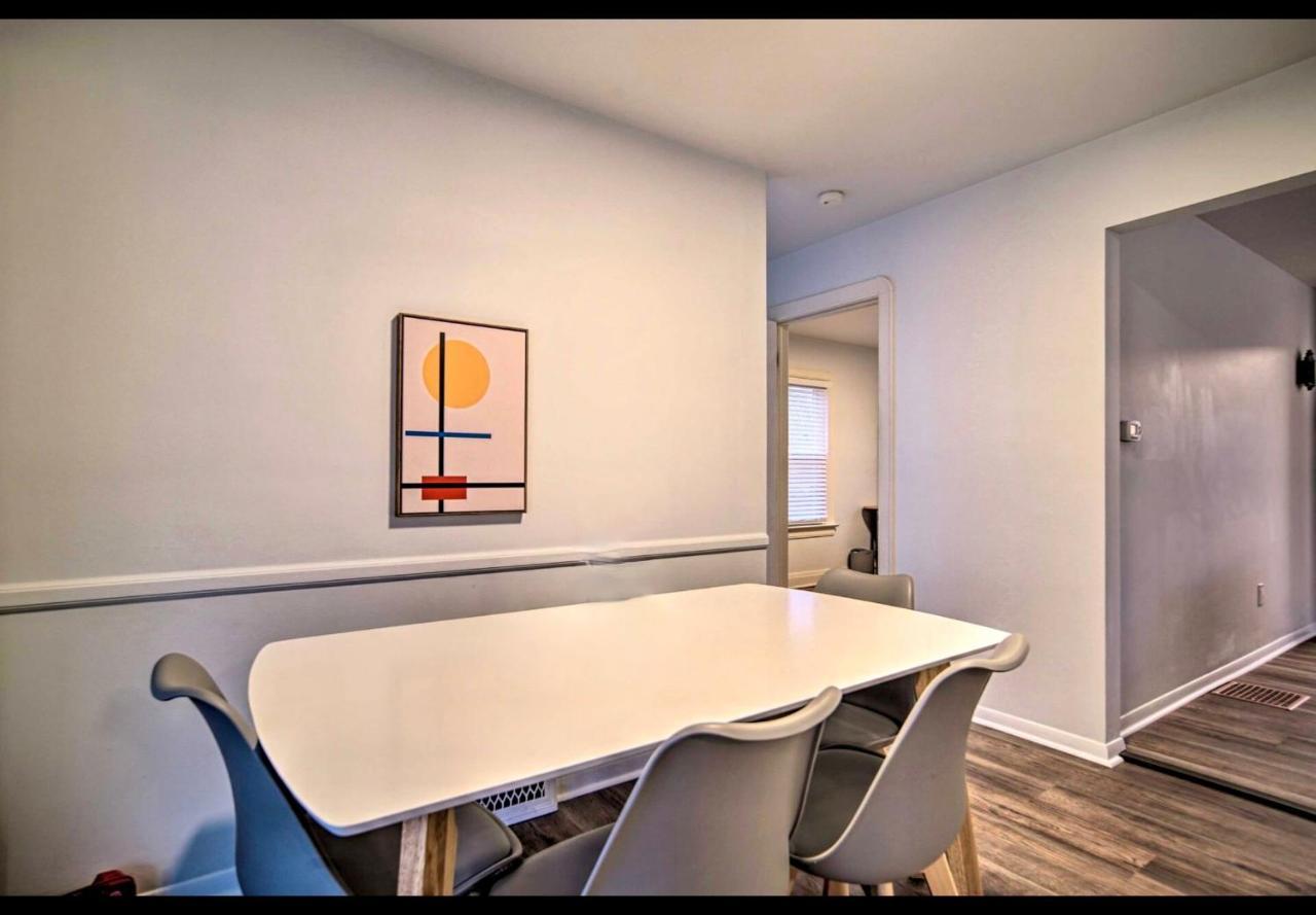 Modern • Family Friendly • Grill • Fireplace